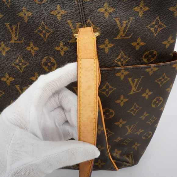 Louis Vuitton Monogram Totally MM Tote Bag - Picture 9 of 10